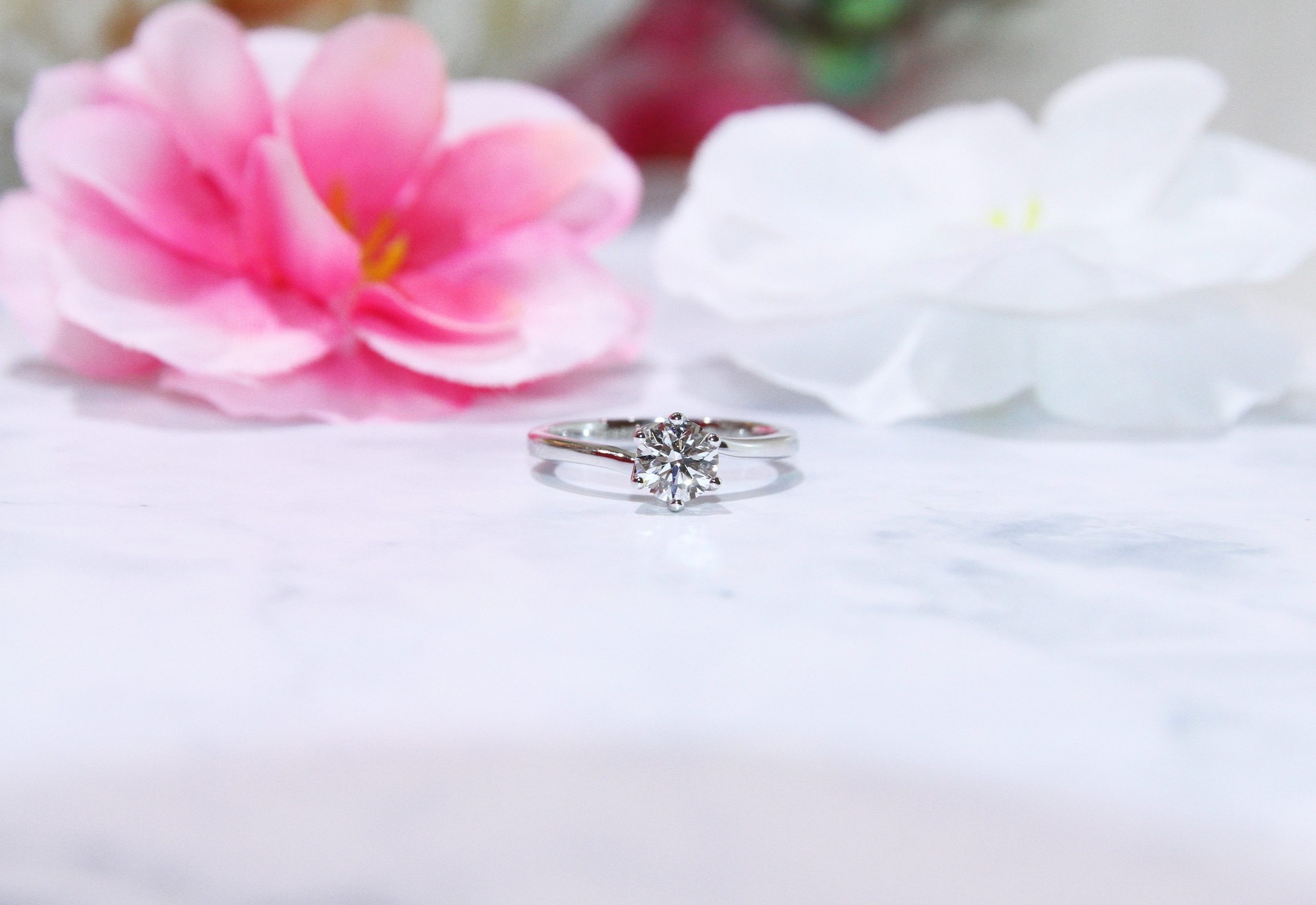 Simple Engagement Rings: Best Engagement Trends