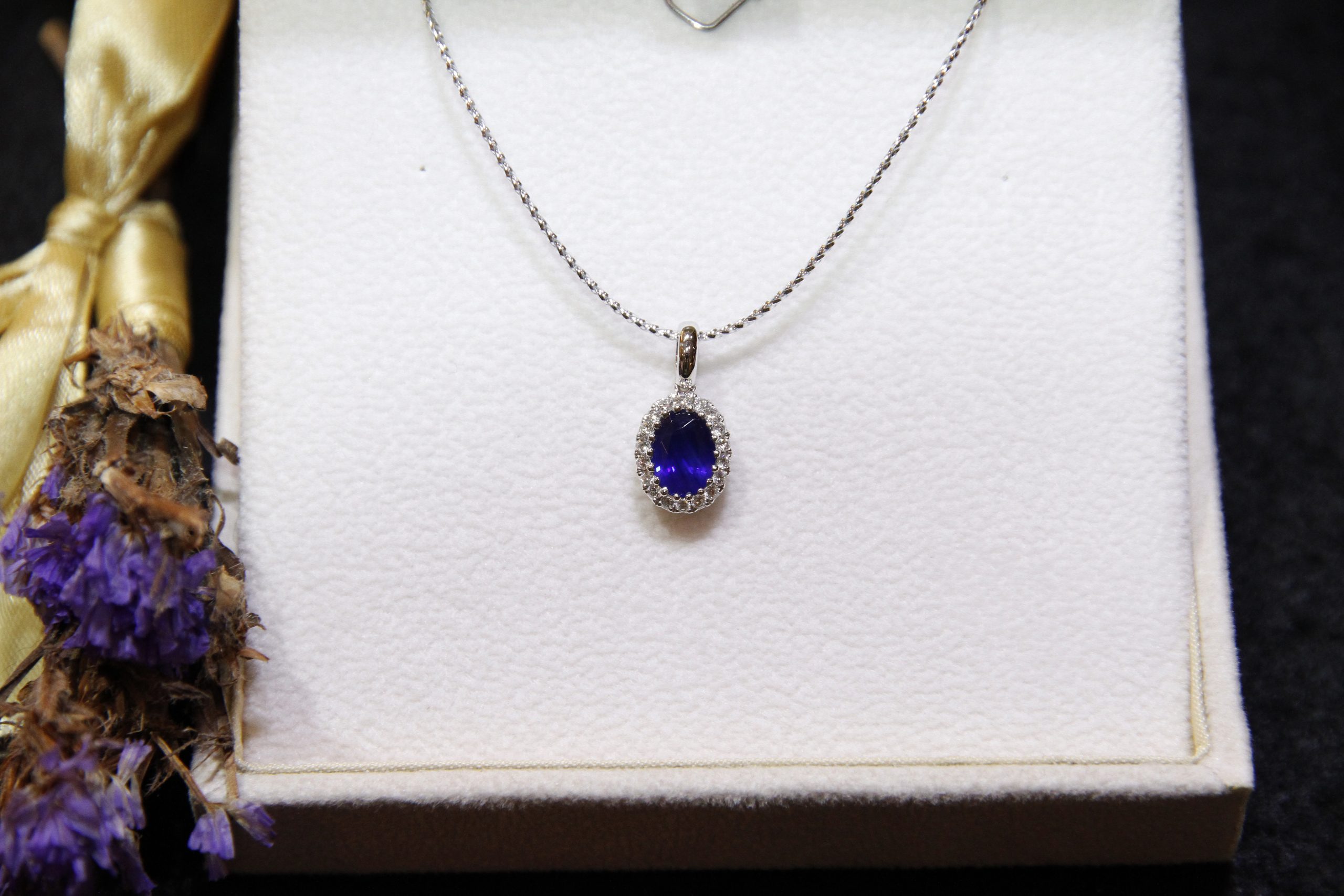 blue sapphire wedding necklace