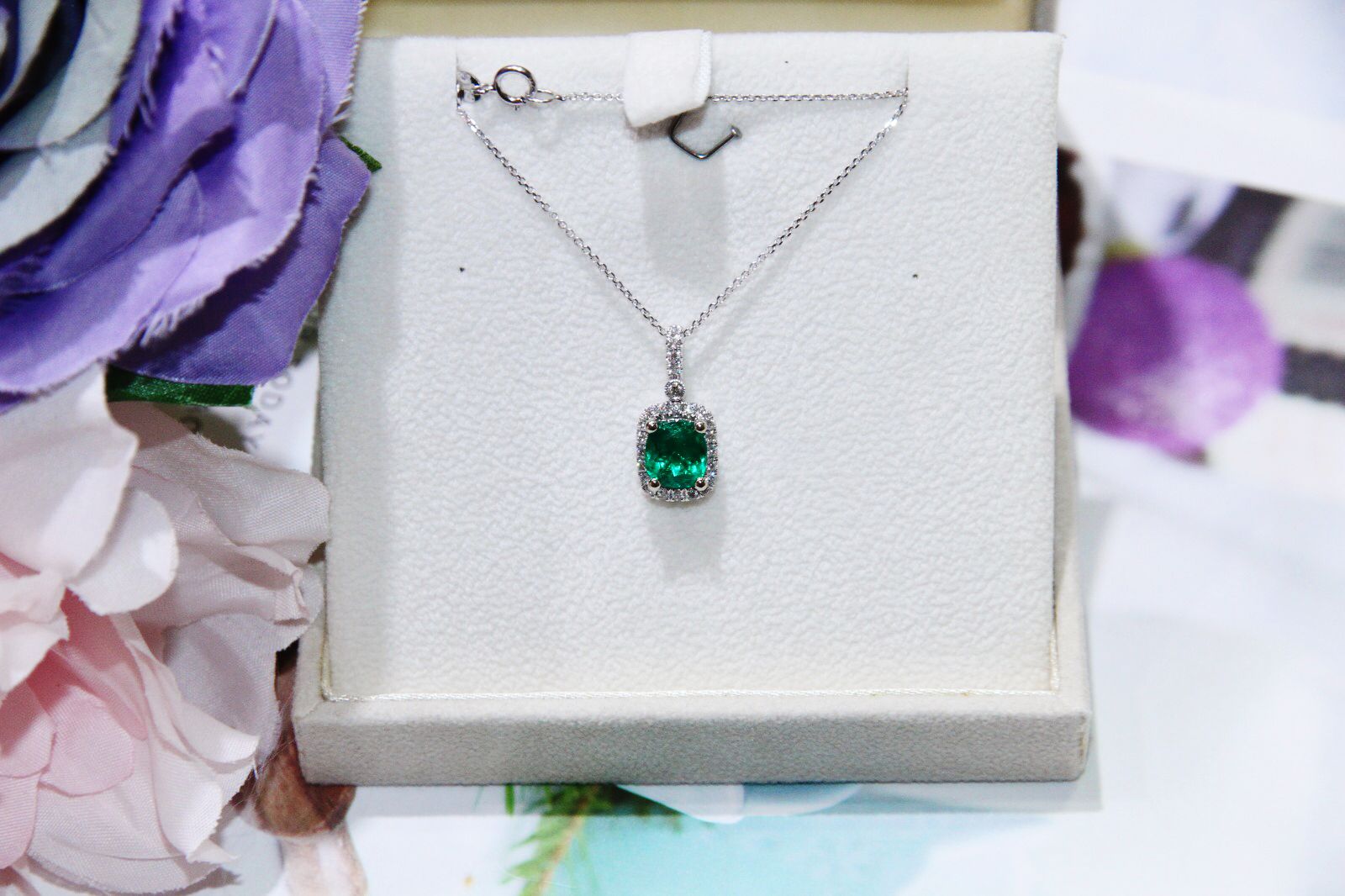 emerald pendant set